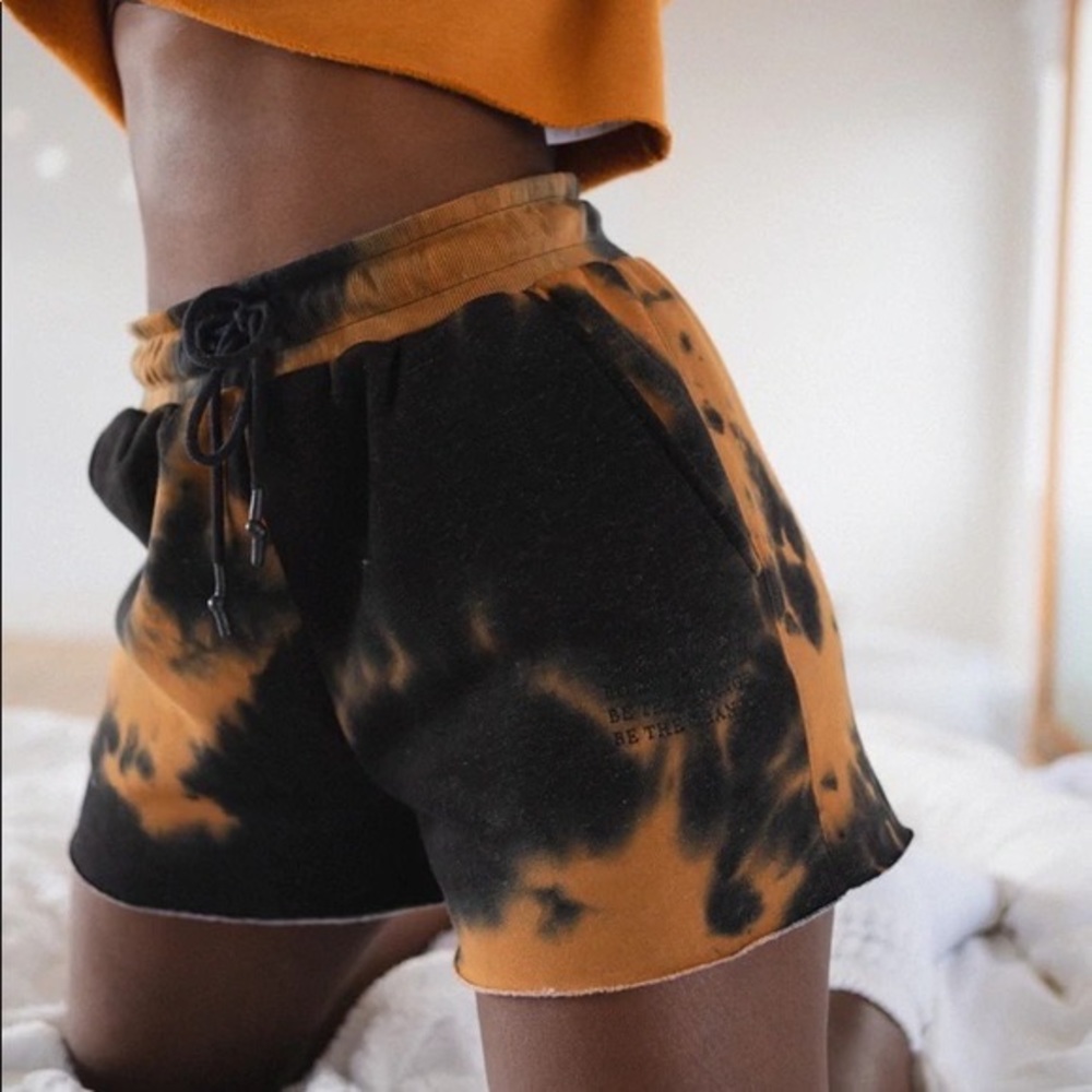 Balance Athletica Vitality Affirmation Short Dust Devil